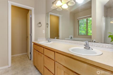 9506 10th Street E Tacoma WA 98445