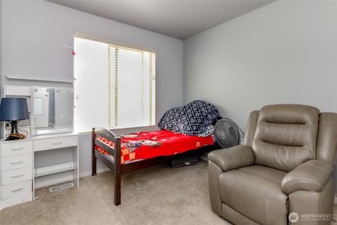 9506 10th Street E Tacoma WA 98445