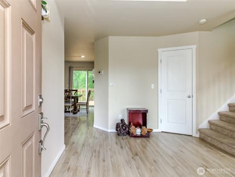 9506 10th Street E Tacoma WA 98445