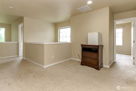 9506 10th Street E Tacoma WA 98445