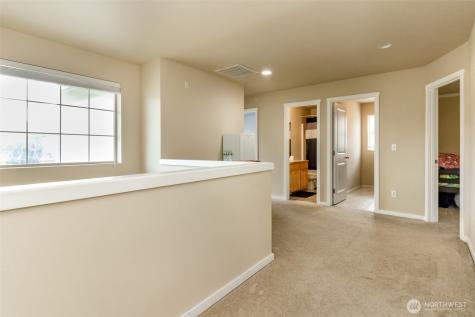 9506 10th Street E Tacoma WA 98445