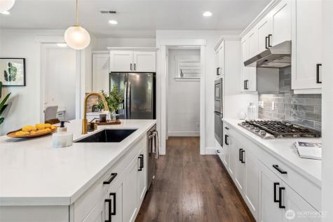 20803 9th Place W Lynnwood WA 98036