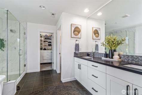 20803 9th Place W Lynnwood WA 98036