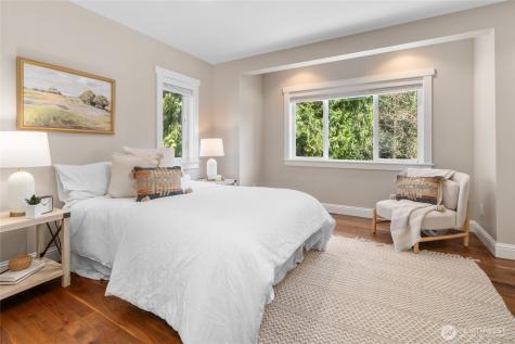 6219 89th Avenue SE Mercer Island WA 98040