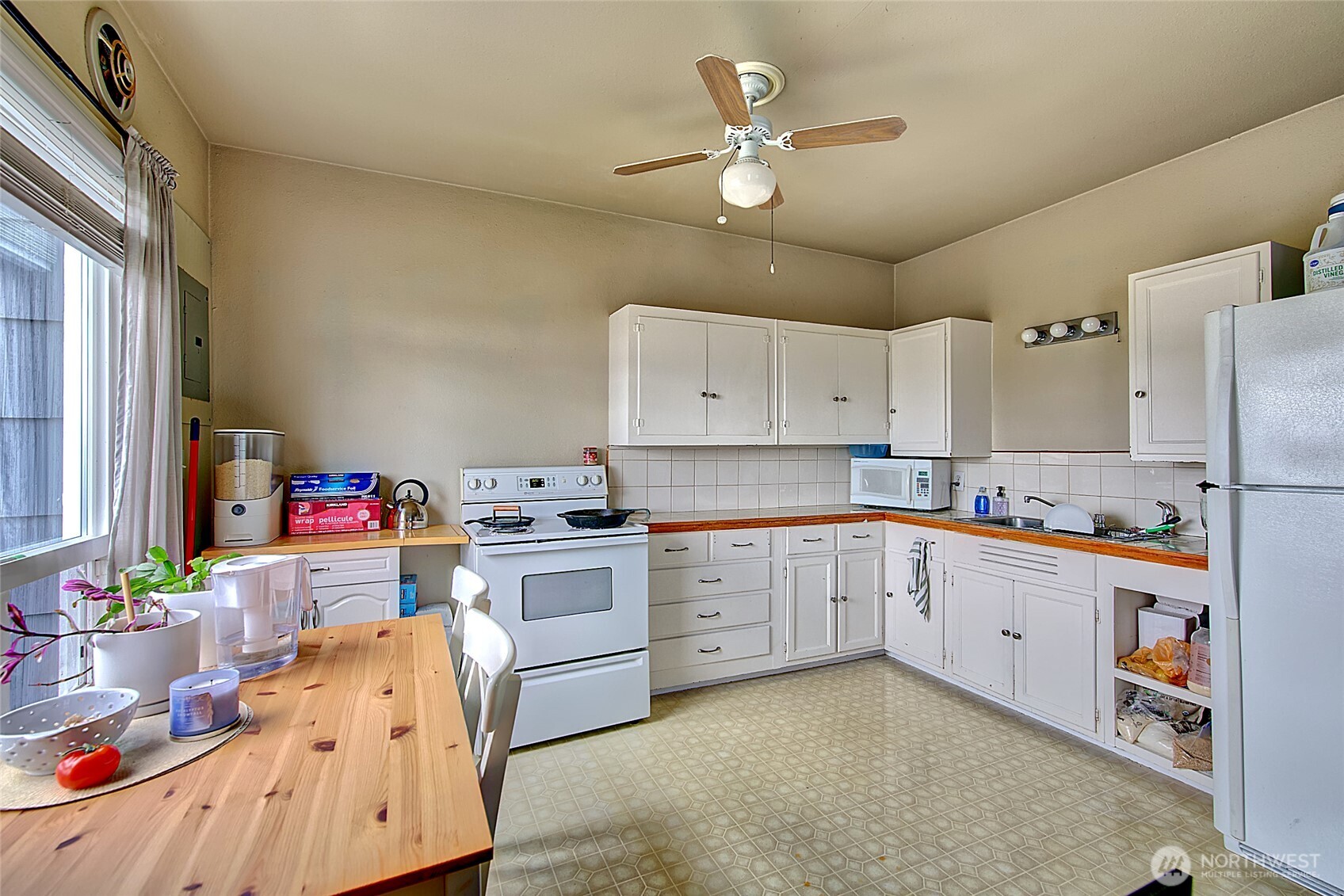 1018 Wall Street SE Everett WA 98201