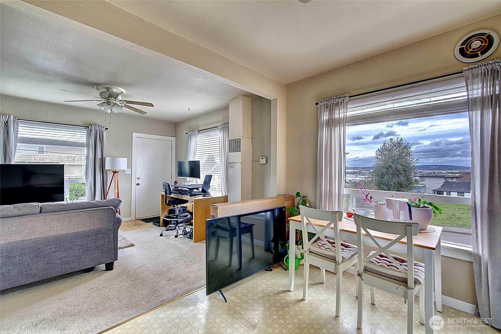 1018 Wall Street SE Everett WA 98201