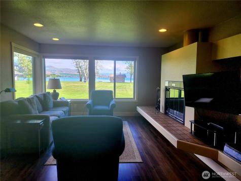 1 Beach 532-d Manson WA 98831