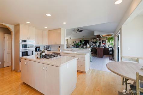 7609 NE Bruce Lane Hansville WA 98340