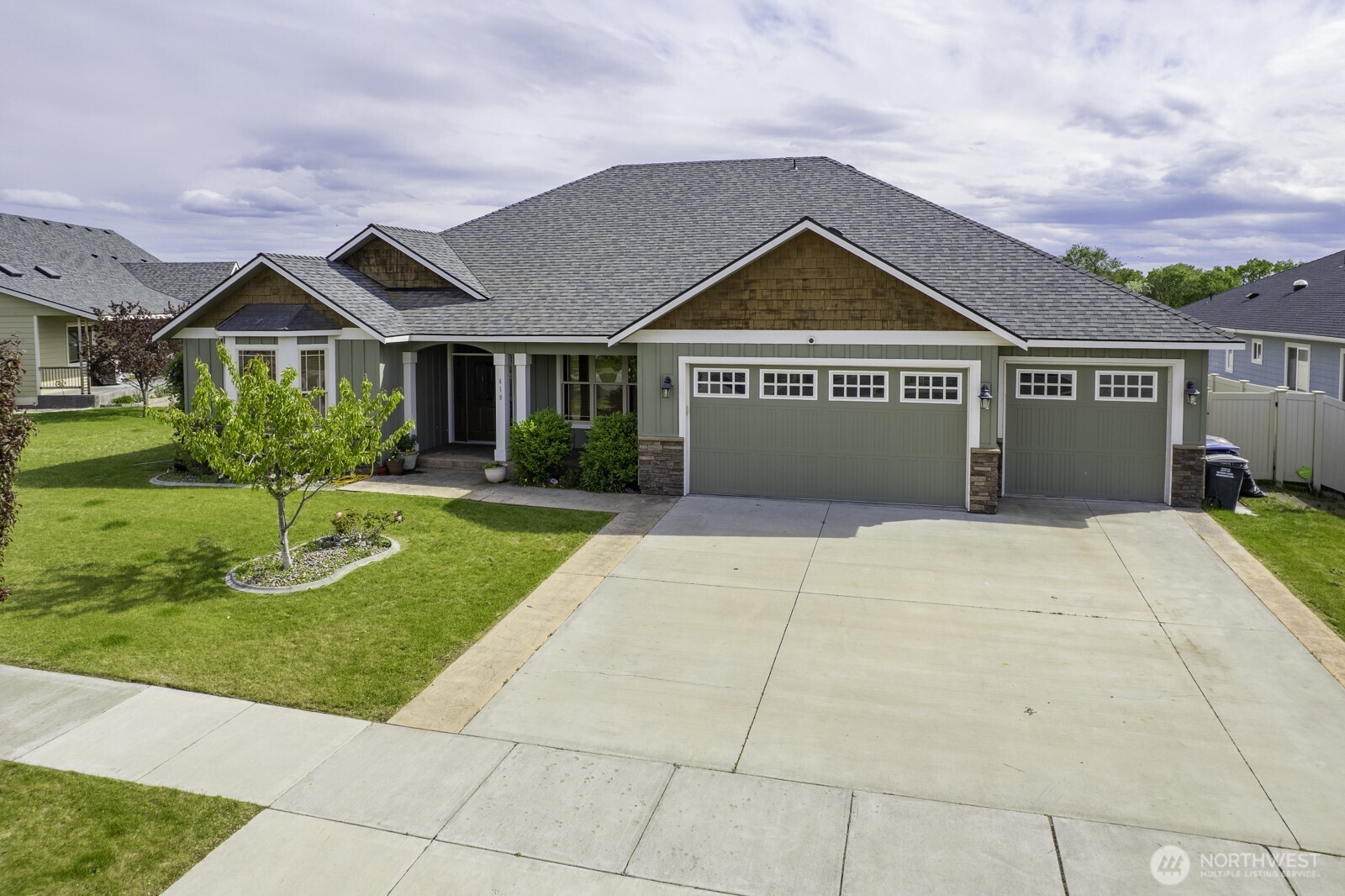 419 S Astor Loop Moses Lake WA 98837
