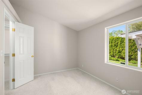23606 Lake Dr W Bothell WA 98021