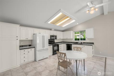 23606 Lake Dr W Bothell WA 98021
