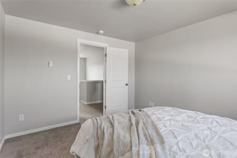 605 N Oak Street Tieton WA 98947