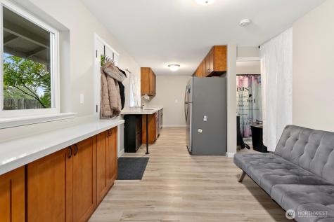 206 W Marilyn Avenue Everett WA 98204