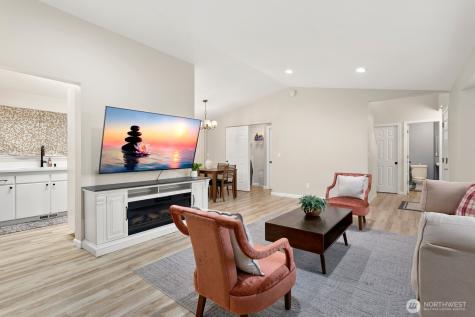 206 W Marilyn Avenue Everett WA 98204