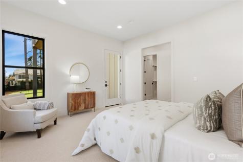 2202 102nd Place SE Bellevue WA 98004