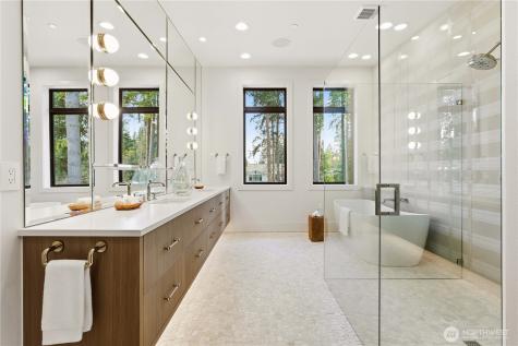 2202 102nd Place SE Bellevue WA 98004