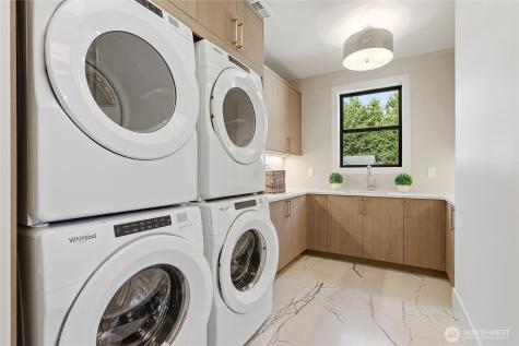 2202 102nd Place SE Bellevue WA 98004