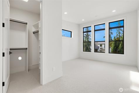 2202 102nd Place SE Bellevue WA 98004