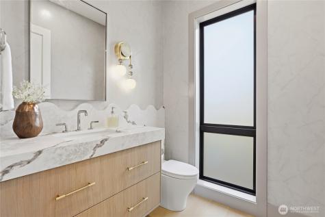 2202 102nd Place SE Bellevue WA 98004