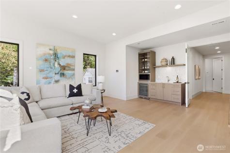 2202 102nd Place SE Bellevue WA 98004