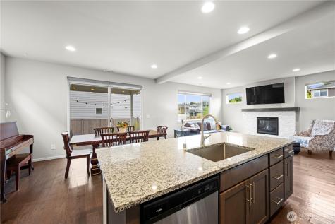 7513 11th Place SE Lake Stevens WA 98258