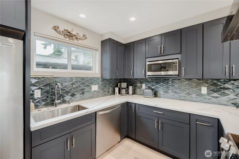 12534 5th Avenue NE Seattle WA 98125