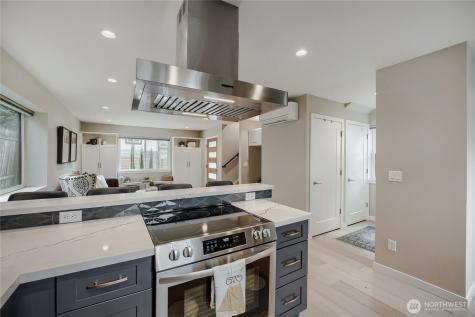 12534 5th Avenue NE Seattle WA 98125