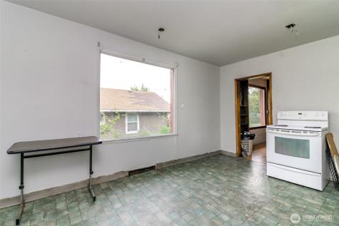 1437 E 30th Street Tacoma WA 98404