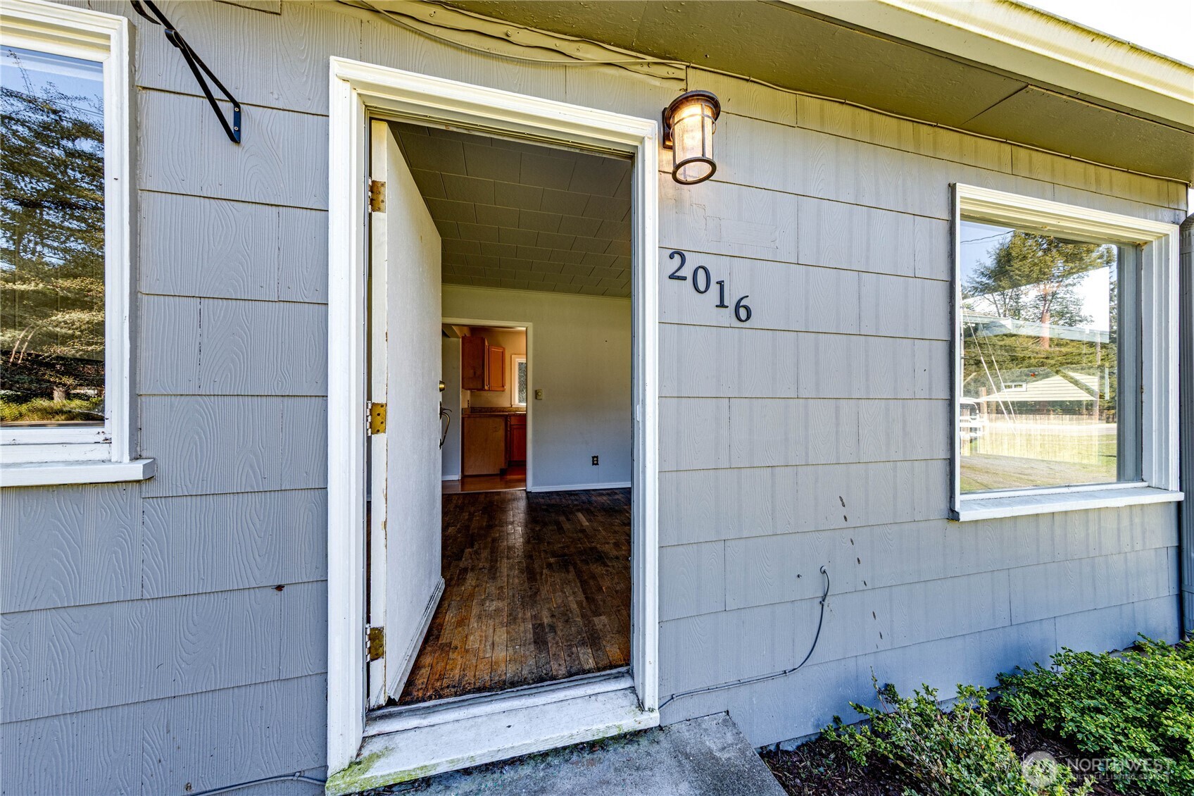 2016 W 10th Street Port Angeles WA 98363