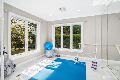 8150 Evergreen Lane Mercer Island WA 98040