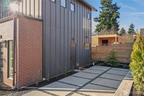 6315 9th Avenue NW Seattle WA 98107