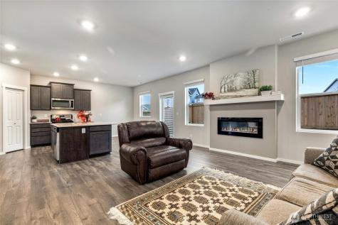 18673 106th Avenue Ct E Puyallup WA 98374