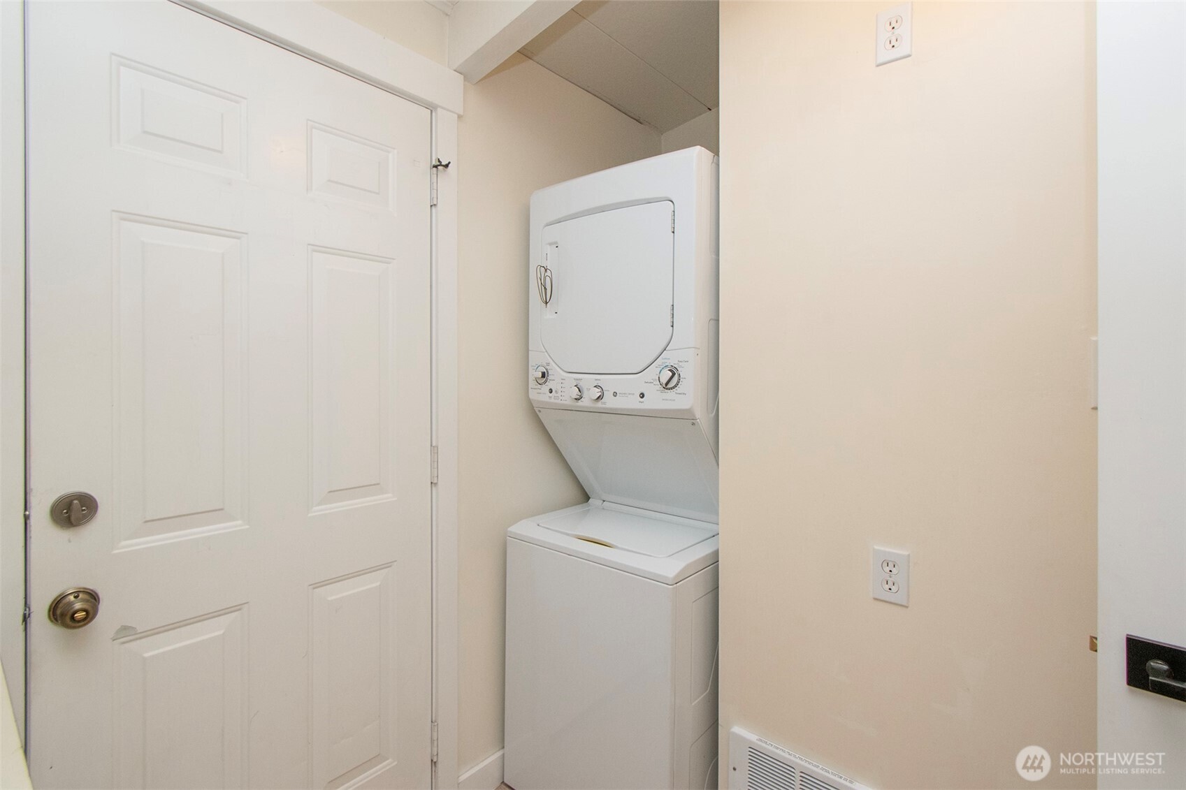 405 W Bell Street Sequim WA 98382