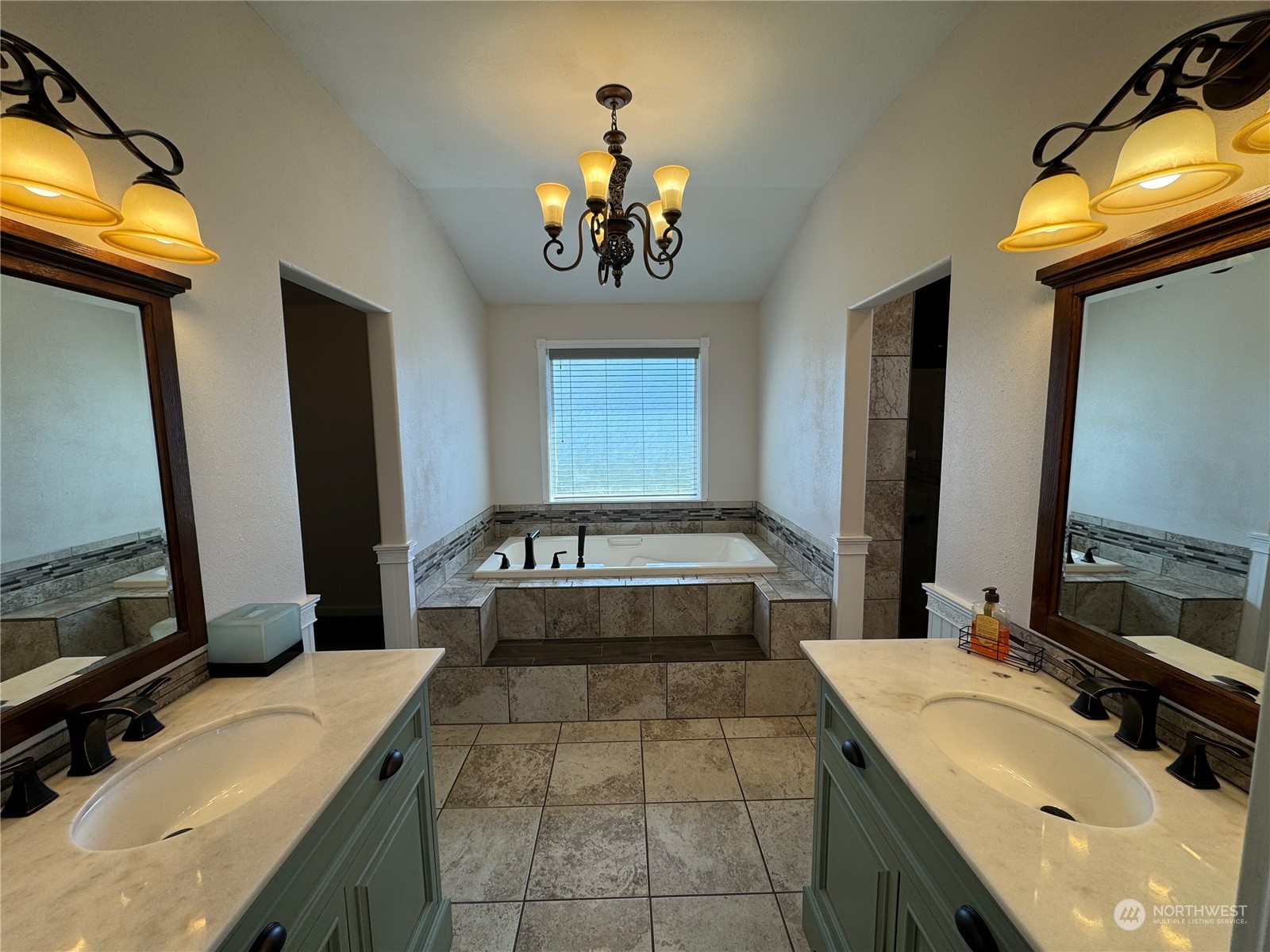 4 Eighme Road Oroville WA 98844