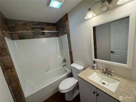 4 Eighme Road Oroville WA 98844