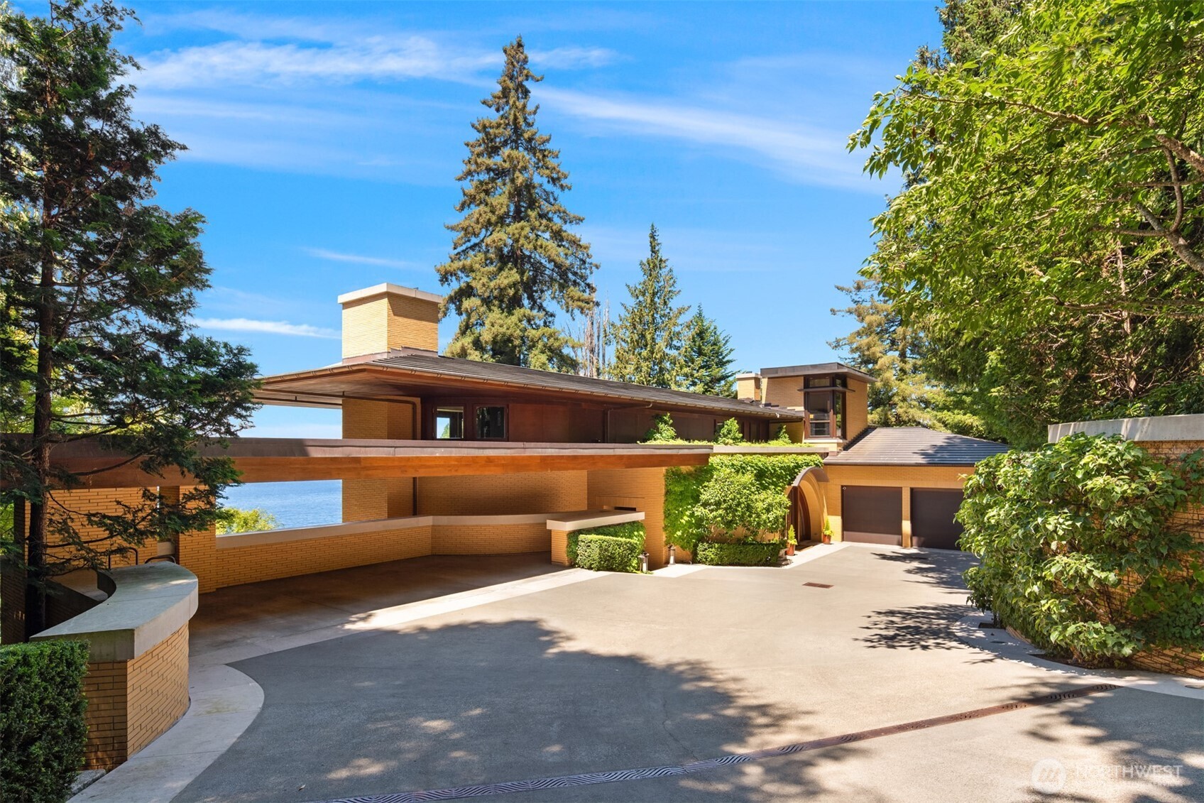 415 Shoreland Drive SE Bellevue WA 98004