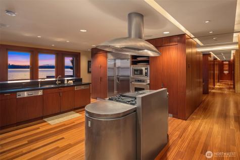 415 Shoreland Drive SE Bellevue WA 98004