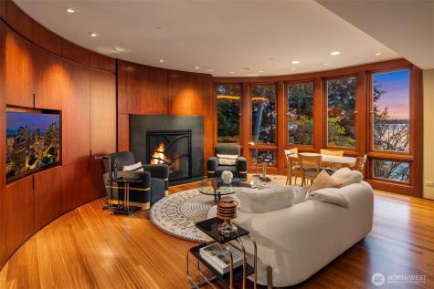 415 Shoreland Drive SE Bellevue WA 98004
