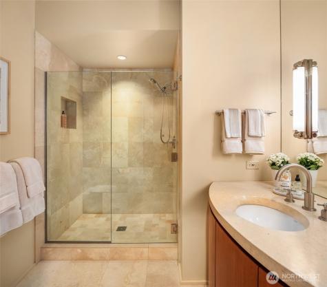 415 Shoreland Drive SE Bellevue WA 98004