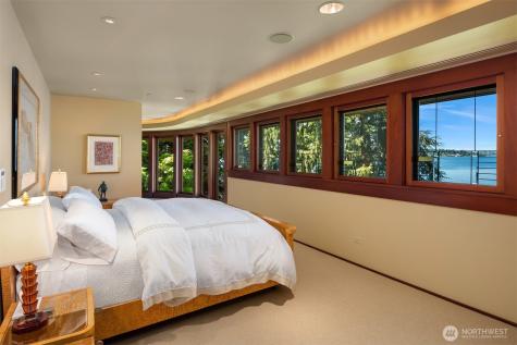 415 Shoreland Drive SE Bellevue WA 98004
