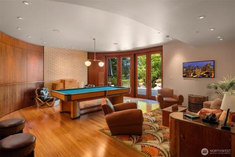415 Shoreland Drive SE Bellevue WA 98004