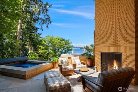 415 Shoreland Drive SE Bellevue WA 98004
