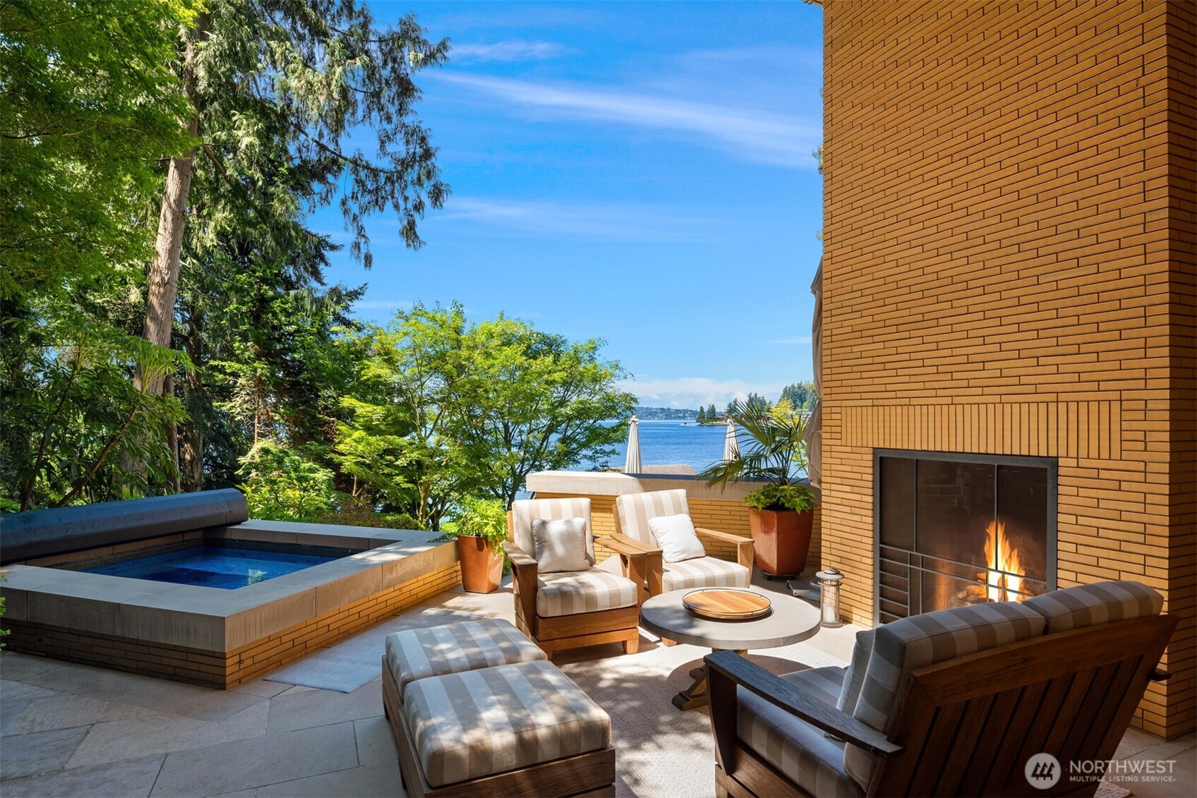 415 Shoreland Drive SE Bellevue WA 98004