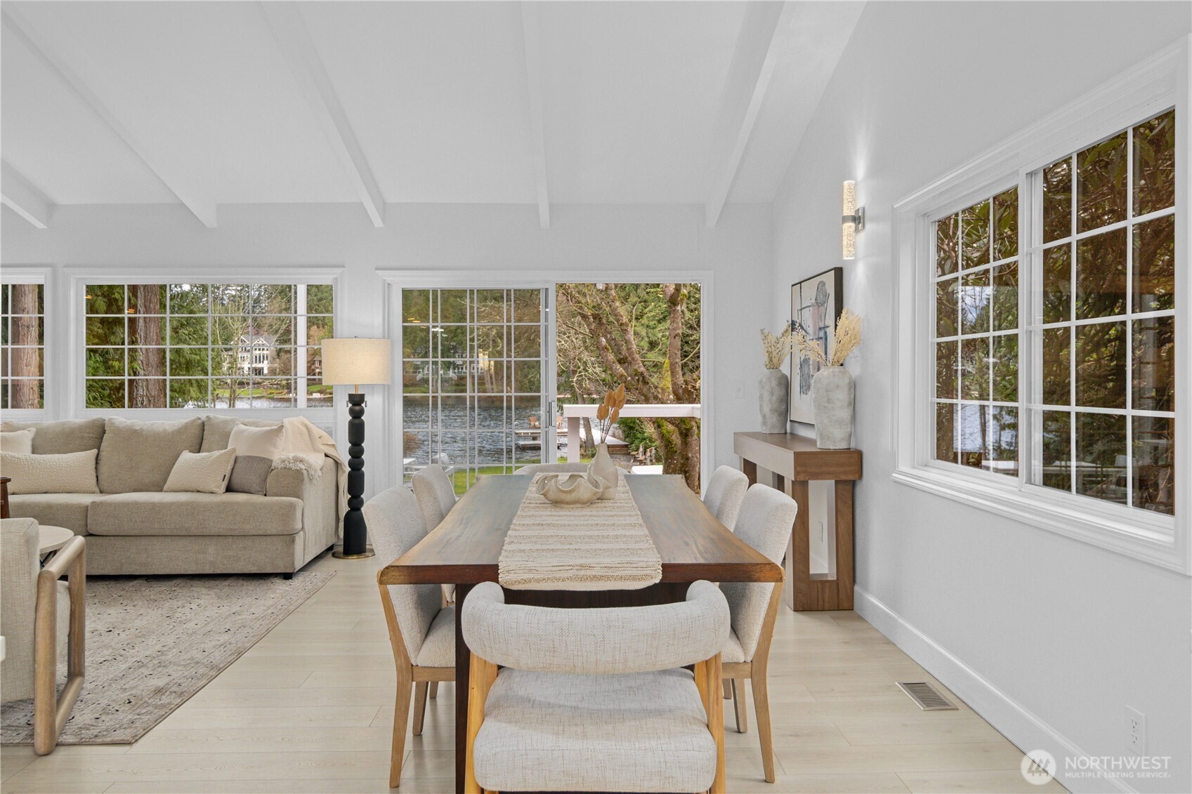 1626 W Beaver Lake Drive SE Sammamish WA 98075