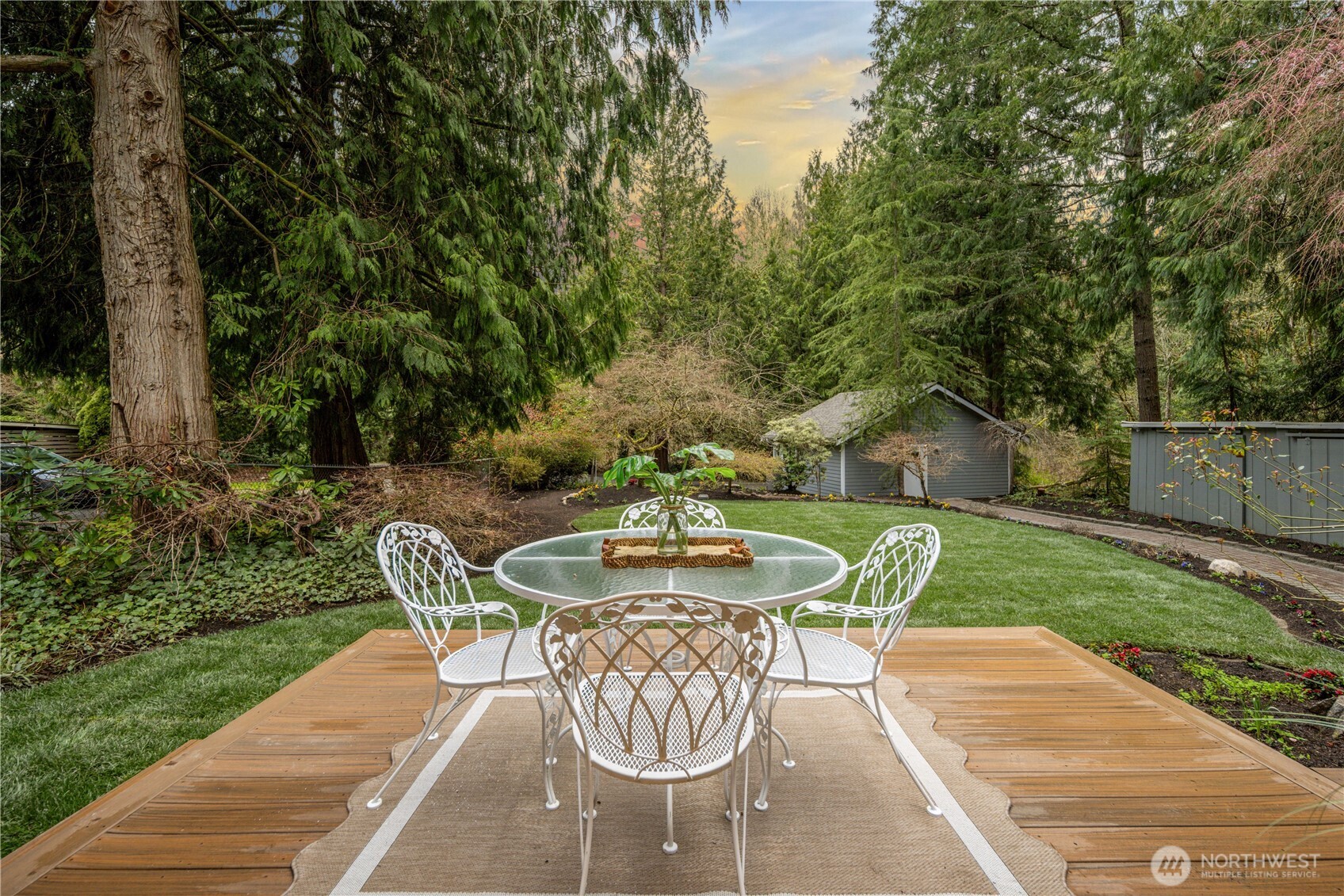 1626 W Beaver Lake Drive SE Sammamish WA 98075