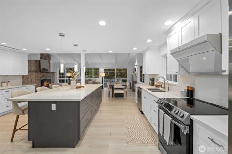 1626 W Beaver Lake Drive SE Sammamish WA 98075