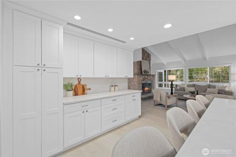 1626 W Beaver Lake Drive SE Sammamish WA 98075