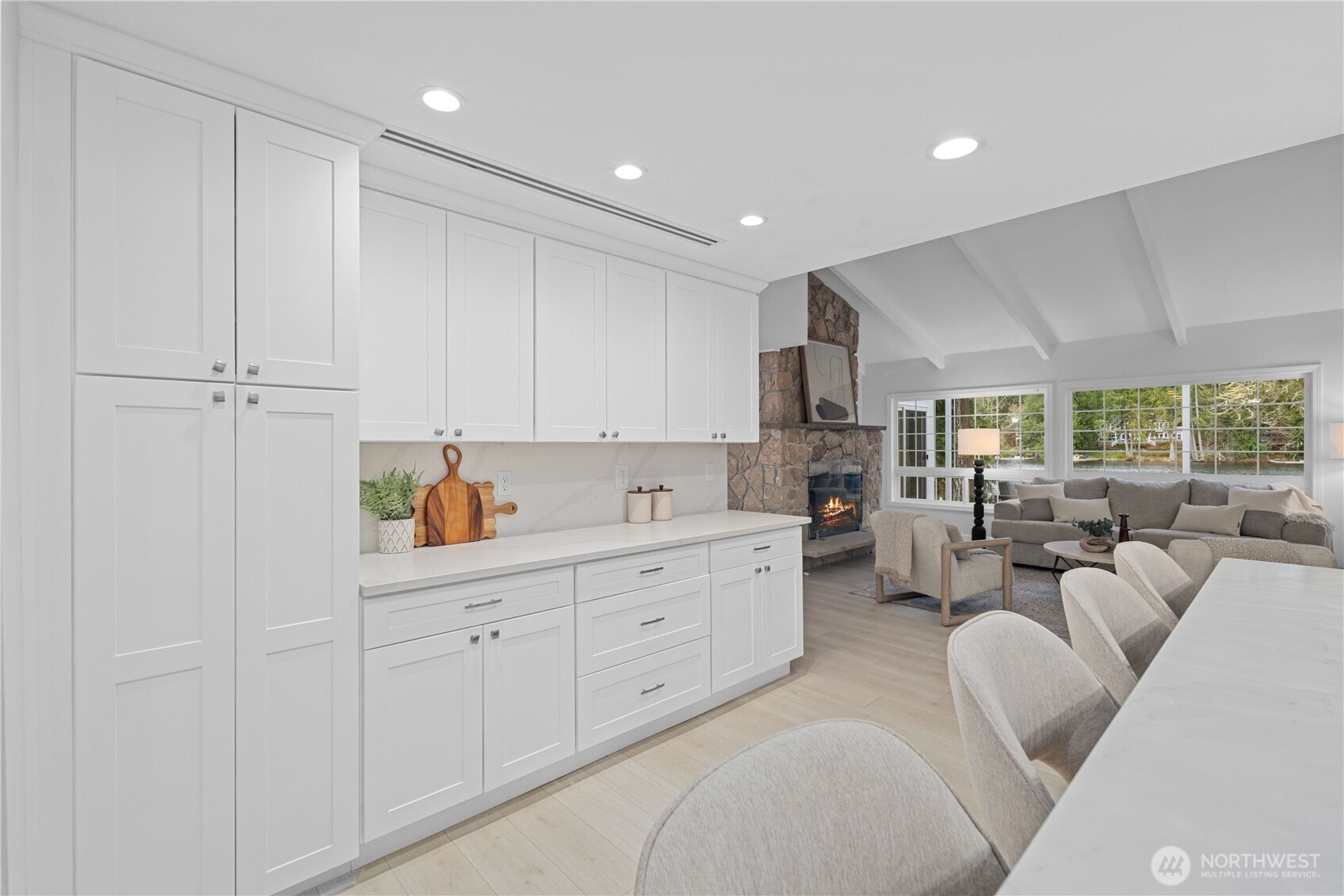 1626 W Beaver Lake Drive SE Sammamish WA 98075