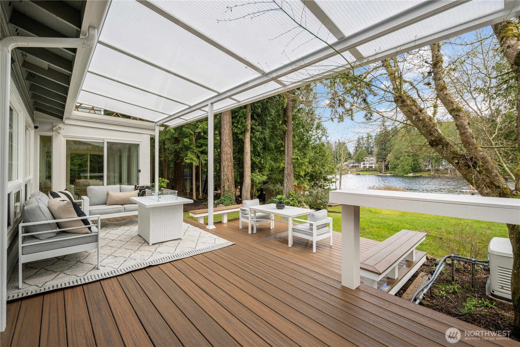 1626 W Beaver Lake Drive SE Sammamish WA 98075