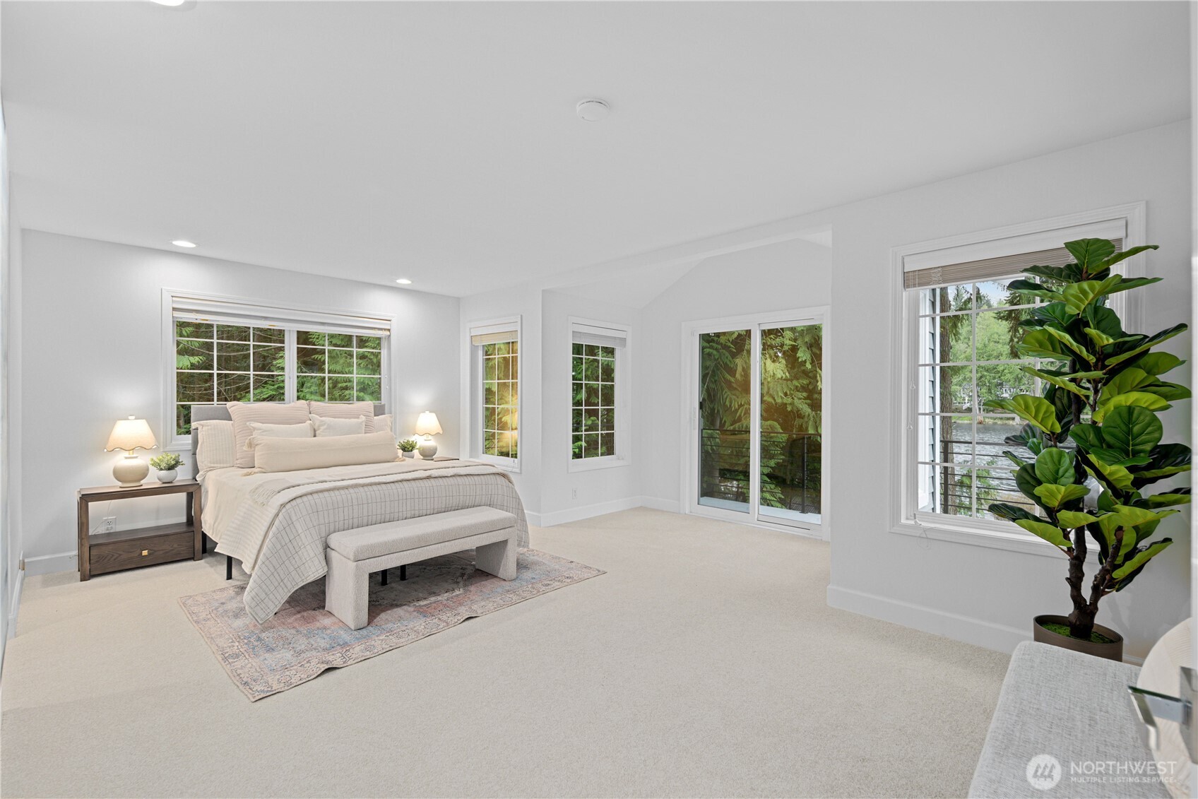 1626 W Beaver Lake Drive SE Sammamish WA 98075
